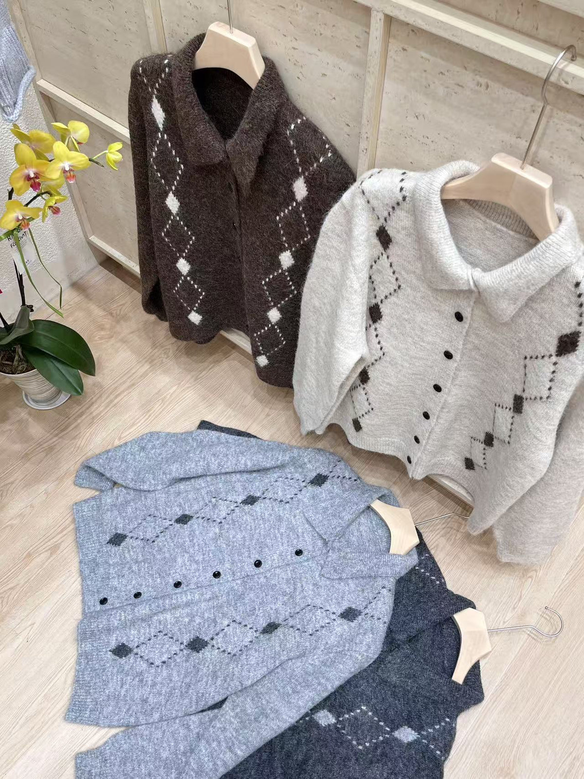 Women's Vintage Argyle Collared Cardigan