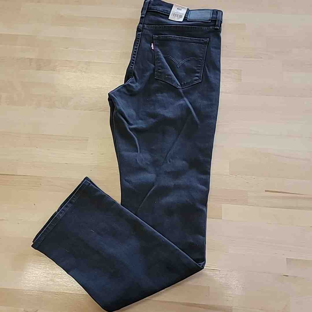 Levi's Size 32x32 Black 314 Shaping Straight Jeans NWT