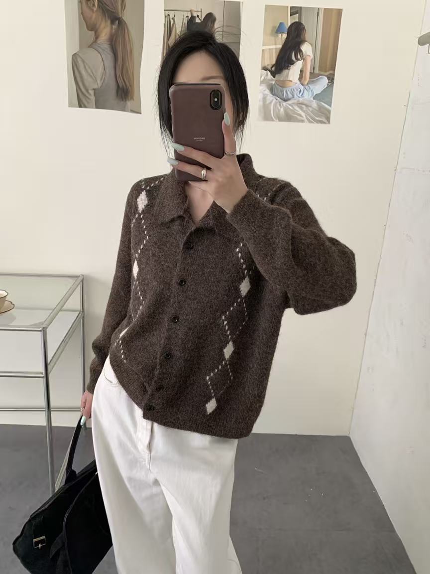 Women's Vintage Argyle Collared Cardigan